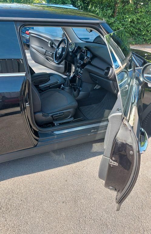 Gebraucht Mini Cooper 136 PS (100 kW) 2019 Schwarz Kleinwagen