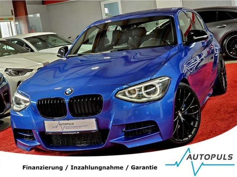 Estorilblau 2 metallic (metallic) Gebraucht 2015 BMW M135 Shadowline Kleinwagen | 26.980 € (Fairer Preis) - Bild 1/3