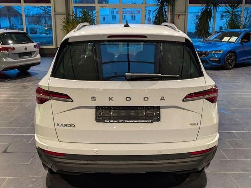 Gebraucht Skoda Karoq Tour 150 PS (110 kW) 2022 Weiß SUV