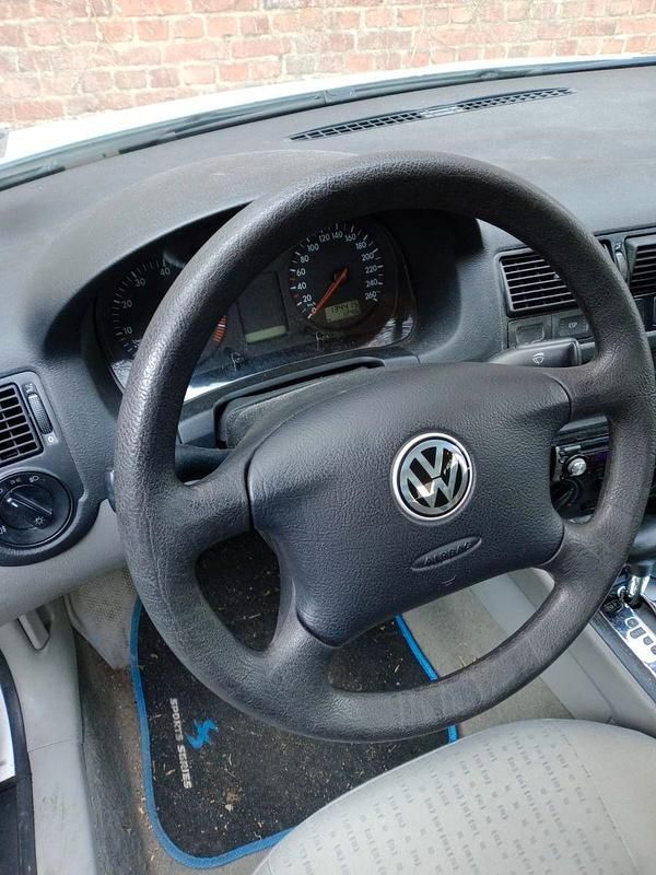 Gebraucht VW Golf IV 102 PS (75 kW) 2002 Weiß Limousine