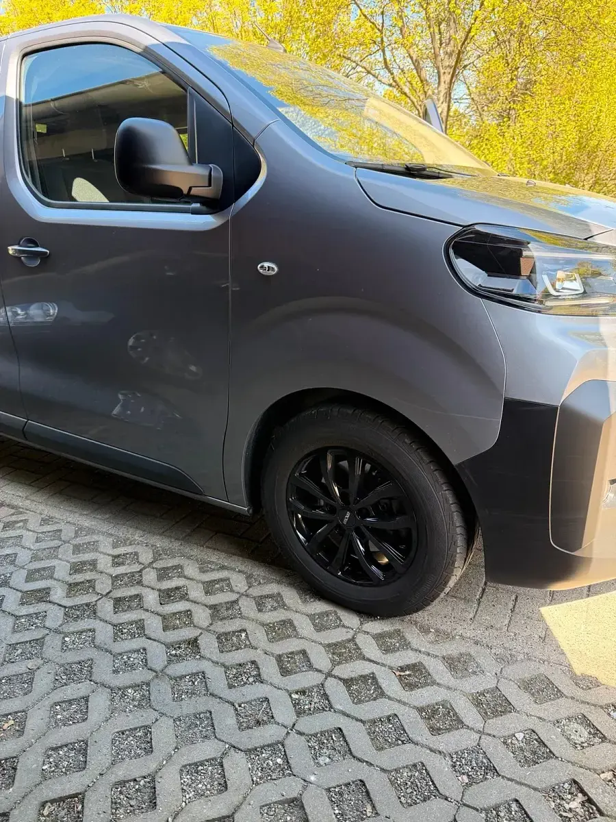 Käytetty Citroën Jumpy 177 HP (130 kW) 2025 Harmaa Tila-auto