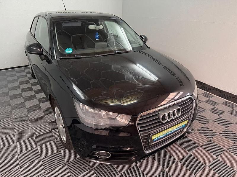 Gebraucht Audi A1 Attraction 90 PS (66 kW) 2011 Schwarz Kleinwagen