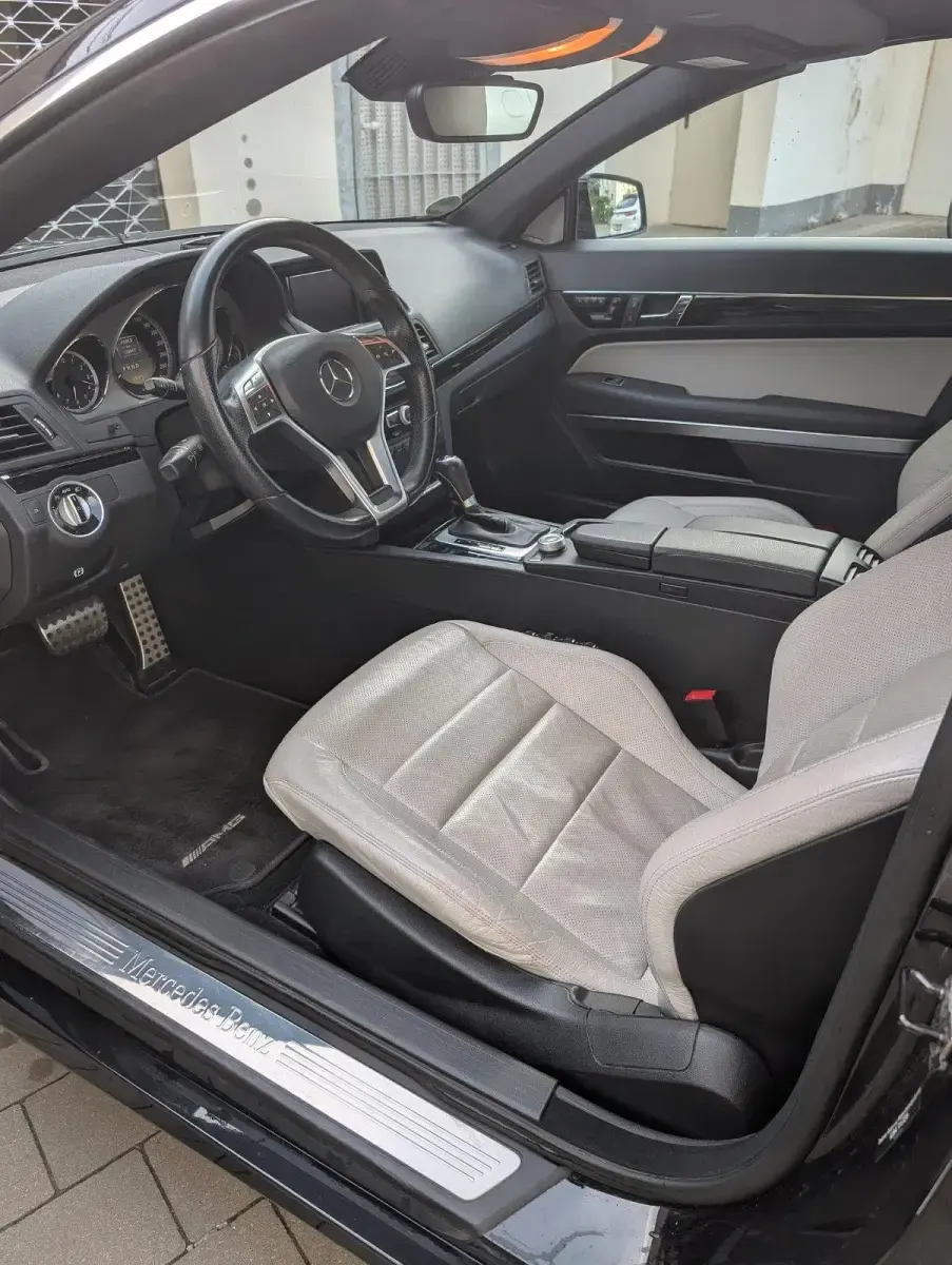 Gebraucht Mercedes E350 AMG 265 PS (194 kW) 2012 Schwarz Cabrio