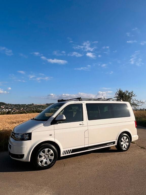 Weiß Gebraucht 2014 VW T5 Van | 24.900 € - Bild 1/4