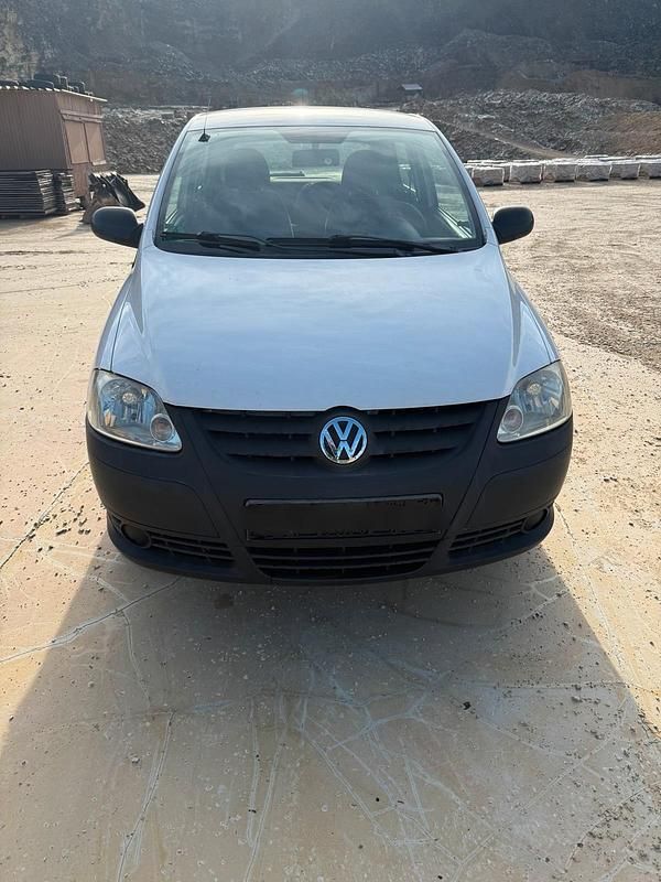 Gebraucht VW Fox 54 PS (39 kW) 2008 Weiß Kleinwagen