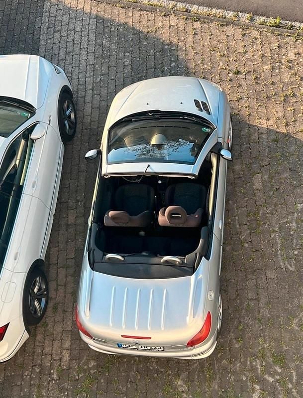 Gebraucht Peugeot 206 CC 110 PS (80 kW) 2006 Silber Cabrio