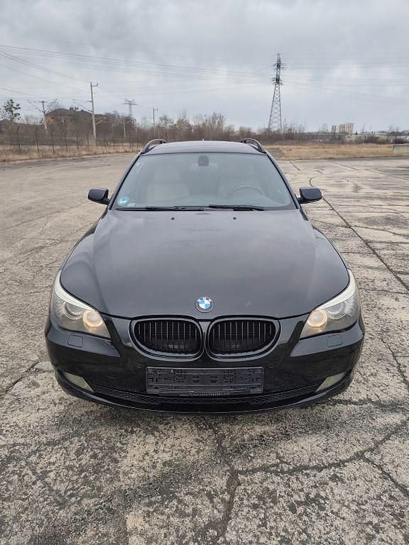 Gebraucht BMW 520 177 PS (130 kW) 2009 Schwarz Kombi