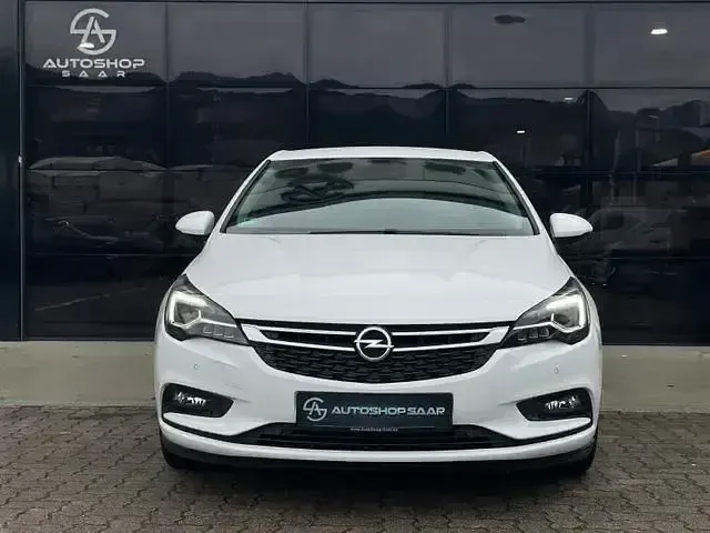 Gebraucht Opel Astra Innovation 160 PS (117 kW) 2016 Weiß Limousine