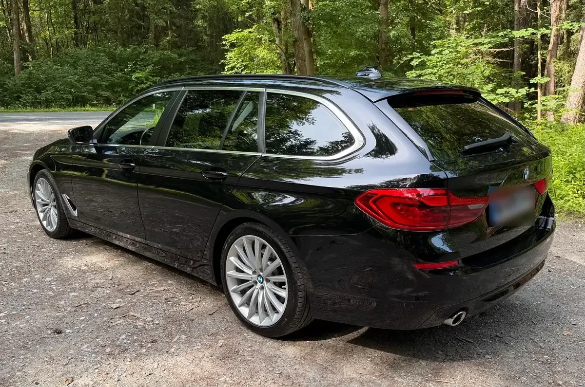 Gebraucht BMW 520 190 PS (139 kW) 2018 Schwarz Kombi
