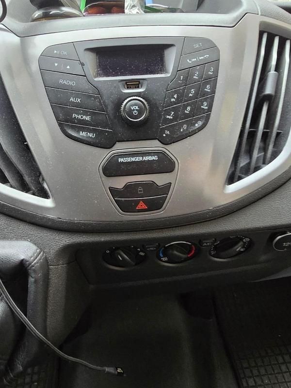 Gebraucht Ford Transit 2019 Weiß Van / Kleinbus