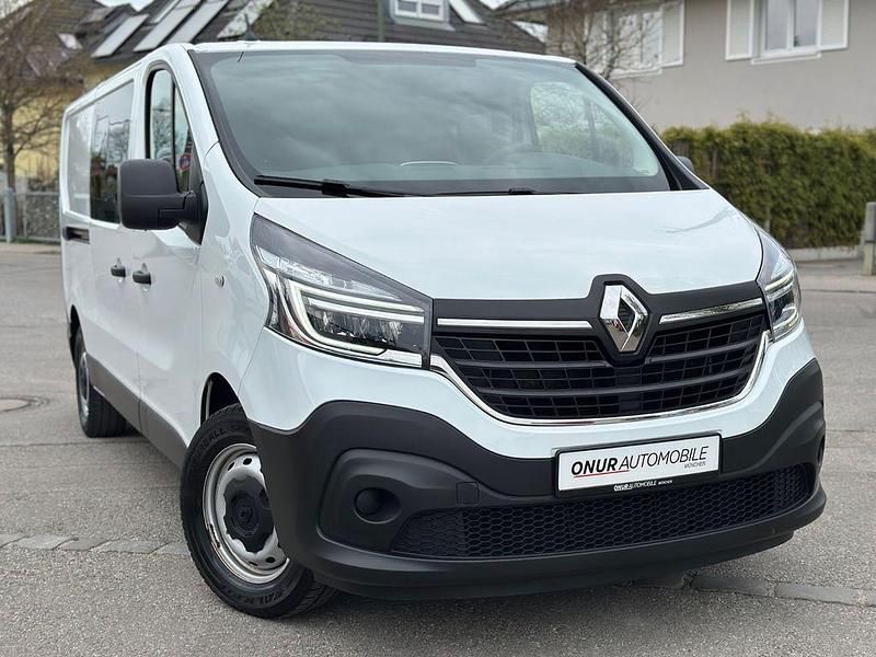 Gletscherweiss Gebraucht 2021 Renault Trafic Van | 25.950 € (Teuer) - Bild 1/4
