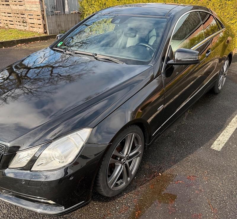 Gebraucht Mercedes 320 231 PS (169 kW) 2010 Schwarz Coupé