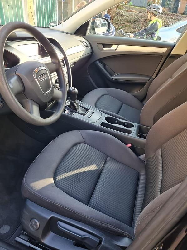 Gebraucht Audi A4 Attraction 128 PS (94 kW) 2009 Schwarz Kombi