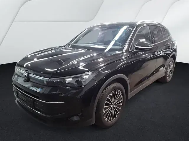 Gebraucht VW Tiguan Goal 150 PS (110 kW) 2025 Grenadillschwarz metallic (metallic) SUV
