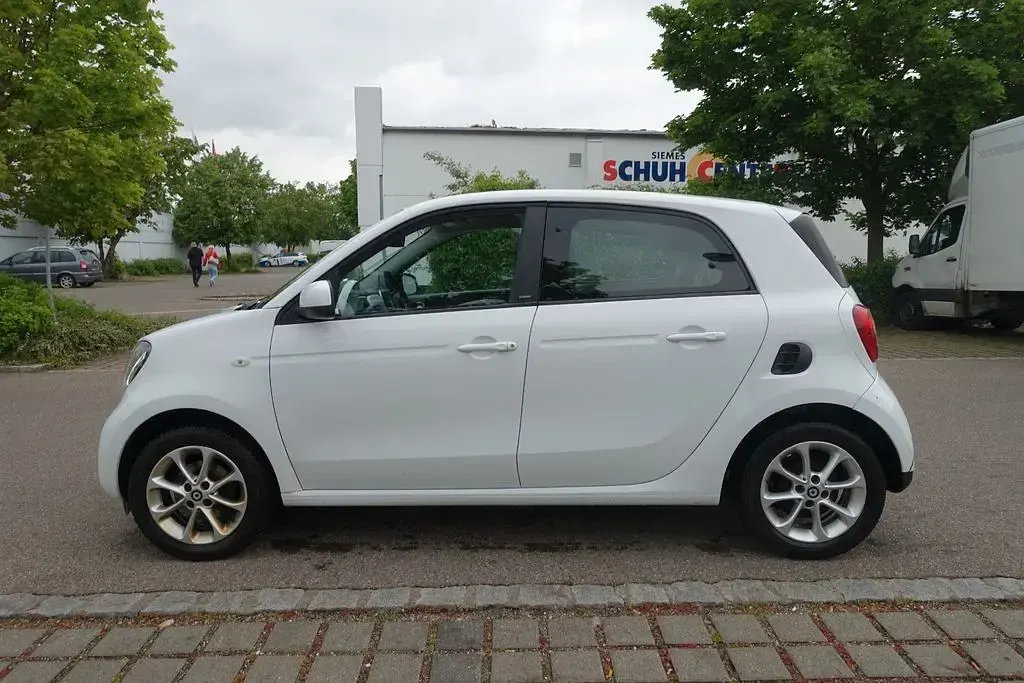 Używany Smart ForFour Basis 71 KM (52 kW) 2015 Biały Hatchback