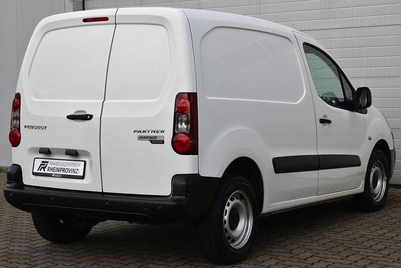 Gebraucht Peugeot Partner 75 PS (55 kW) 2018 Weiß Van / Kleinbus