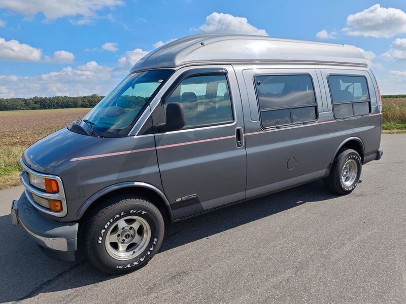 Grau Gebraucht 1996 Chevrolet Express Van / Kleinbus | 13.980 € - Bild 1/4