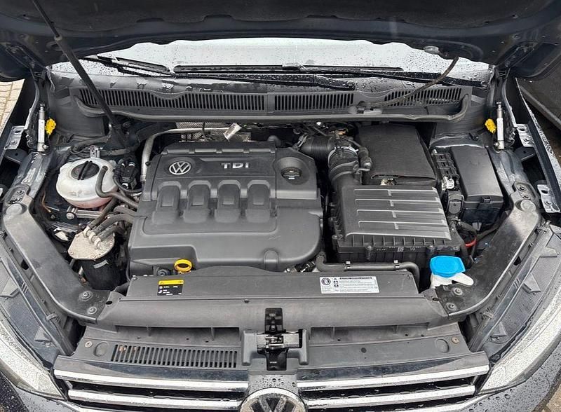 Gebraucht VW Touran Highline 150 PS (110 kW) 2016 Schwarz Van / Kleinbus