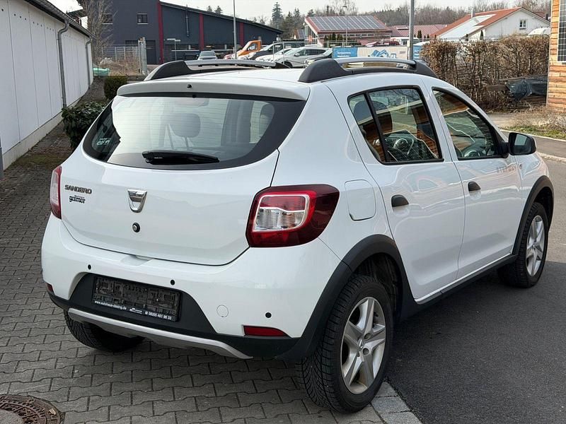 Gebraucht Dacia Sandero Prestige 90 PS (66 kW) 2016 Kleinwagen