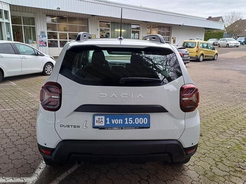 Second-hand Dacia Duster Expression 101 CP (74 kW) 2024 Alb SUV