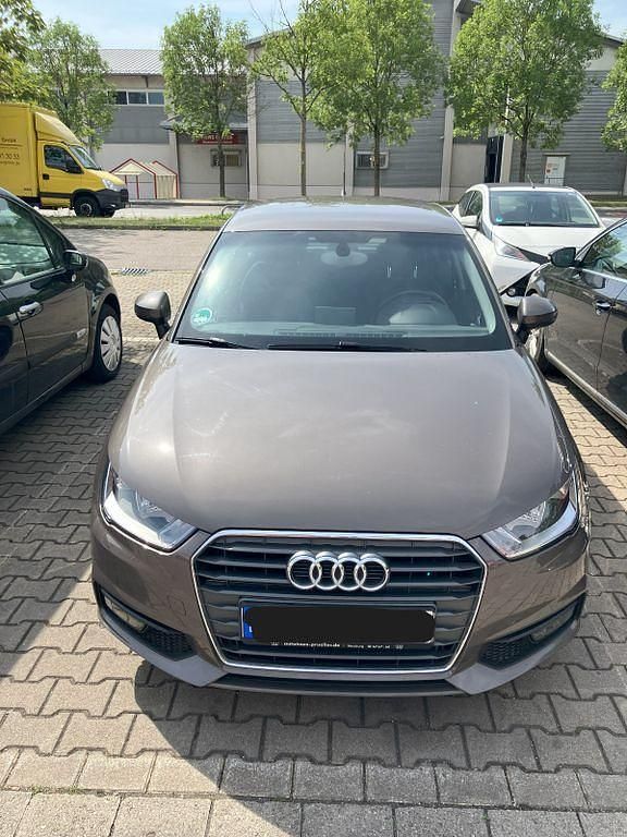 Braun Gebraucht 2015 Audi A1 Sportback Sport Kleinwagen | 11.900 € (Fairer Preis) - Bild 1/4