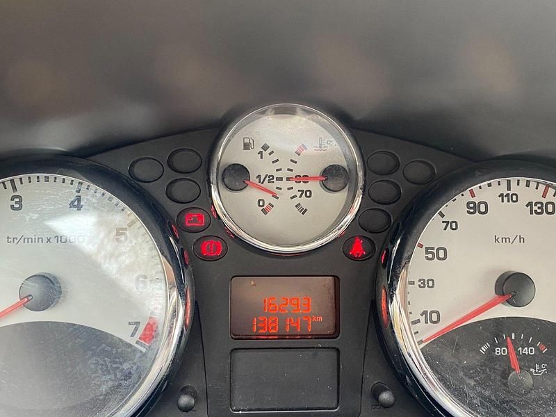 Gebraucht Peugeot 207 95 PS (69 kW) 2008 Blau Kleinwagen