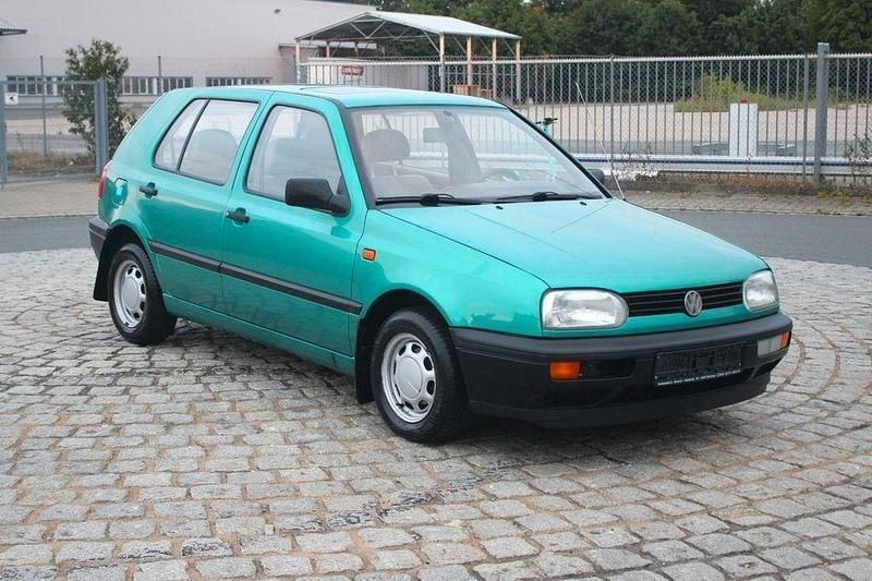 Grün Gebraucht 1992 VW Golf III Limousine | 3.488 € - Bild 1/4