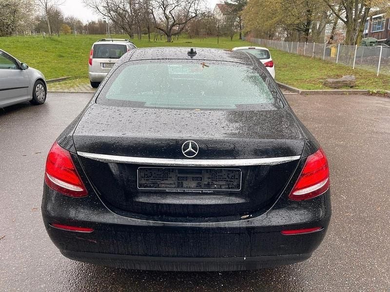 Gebraucht Mercedes E200 160 PS (117 kW) 2019 Schwarz Limousine