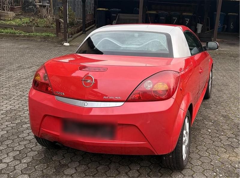 Gebraucht Opel Tigra 90 PS (66 kW) 2007 Rot Cabrio