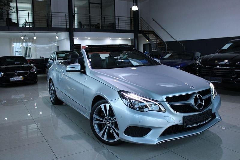 Iridiumsilber** Gebraucht 2016 Mercedes E200 Sport Edition Cabrio | 23.600 € (Fairer Preis) - Bild 1/4