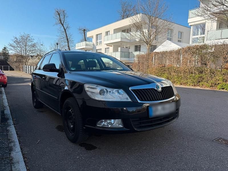 Gebraucht Skoda Octavia 122 PS (89 kW) 2012 Schwarz Kombi