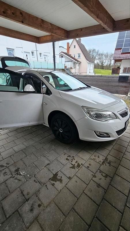 Gebraucht Opel Astra 87 PS (63 kW) 2011 Weiß Kleinwagen