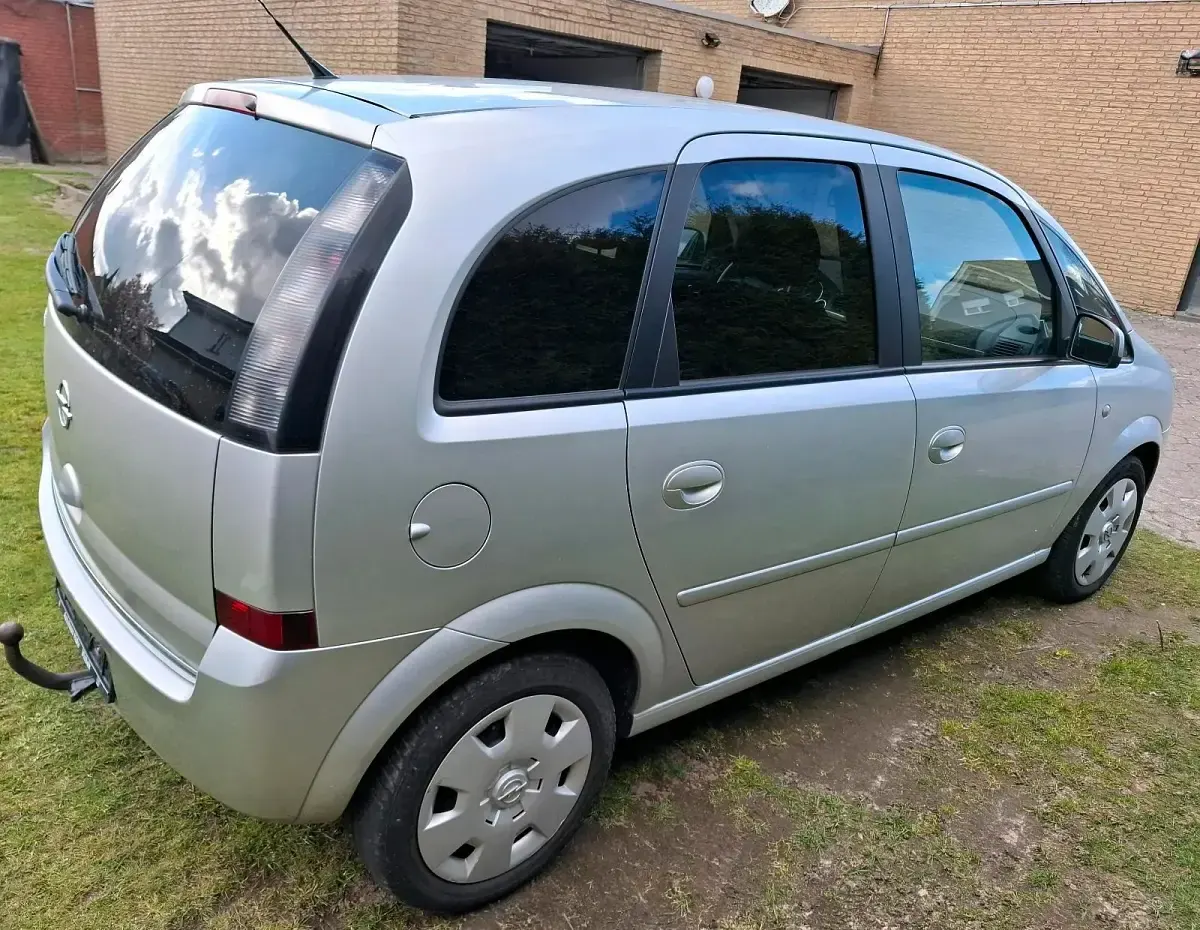 Usata Opel Astra 105 CV (77 kW) 2009 Utilitaria