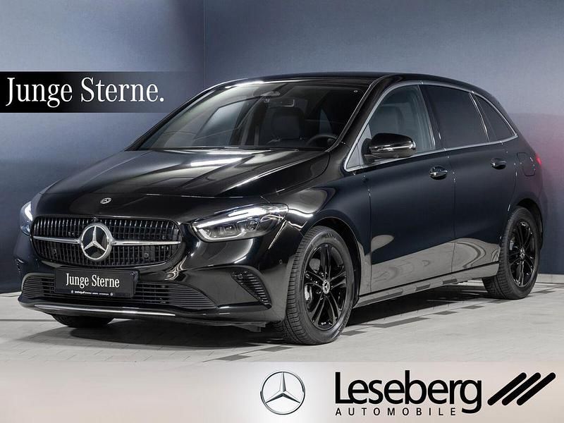 Kosmosschwarz Gebraucht 2024 Mercedes B180 Progressive Van / Kleinbus | 34.890 € (Teuer) - Bild 1/4