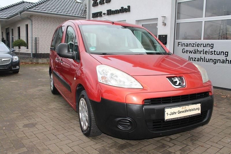 Gebraucht Peugeot Partner Tepee Tendance 90 PS (66 kW) 2010 Rot Van / Kleinbus