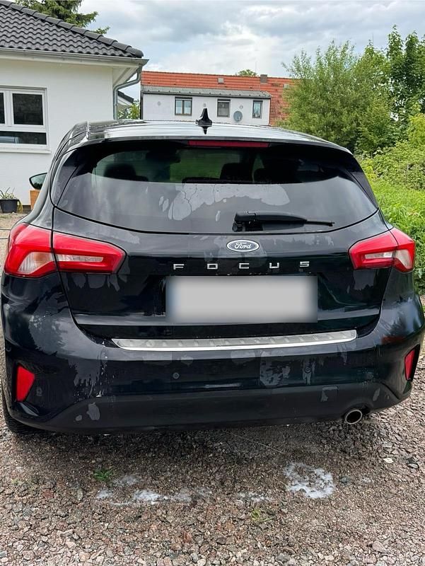 Gebraucht Ford Focus 125 PS (91 kW) 2018 Schwarz Limousine