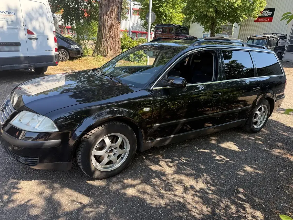 Gebraucht VW Passat 131 PS (96 kW) 2003 Schwarz Kombi
