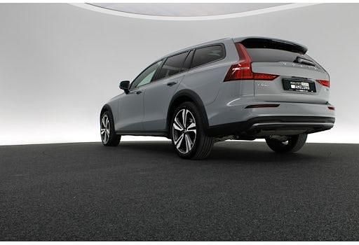 Gebraucht Volvo V60 CC Plus 197 PS (144 kW) 2023 Grau Kombi