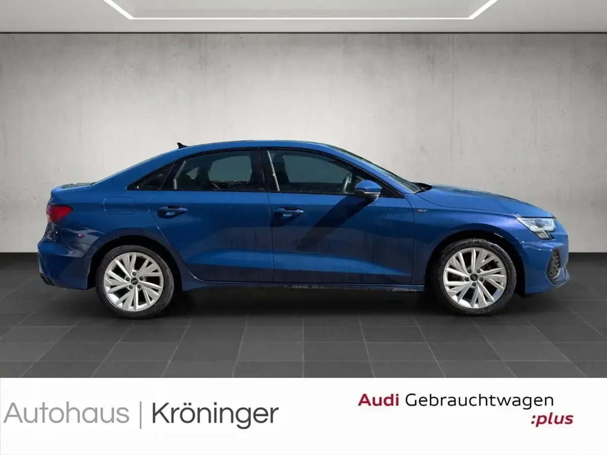 Używany Audi A3 S-Line 116 KM (85 kW) 2025 Niebieski Sedan/Limuzyna