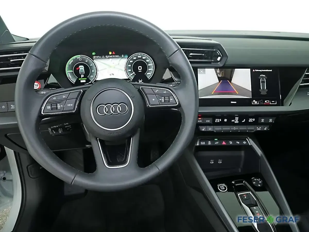 Gebraucht Audi A3 Ambiente 204 PS (150 kW) 2025 Gletscherweiß Limousine