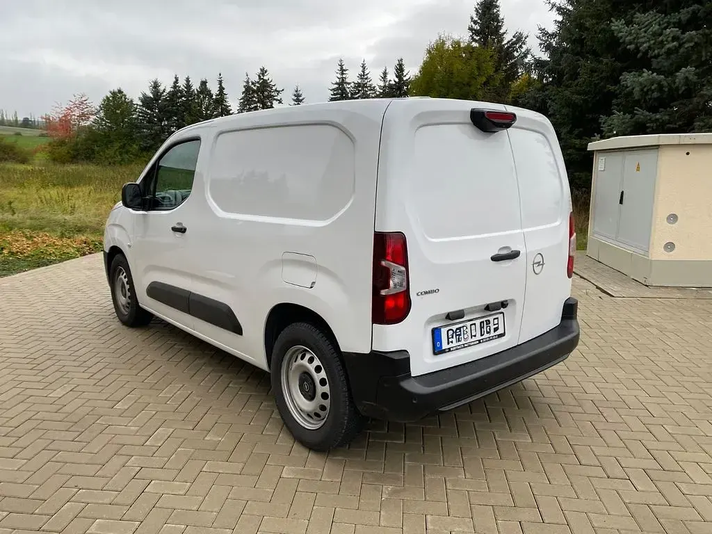 Gebraucht Opel Combo Edition 102 PS (75 kW) 2025 Weiß Van / Kleinbus