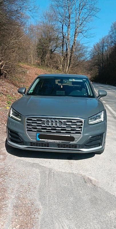 Gebraucht Audi Q2 S-Line 115 PS (84 kW) 2018 Grau SUV