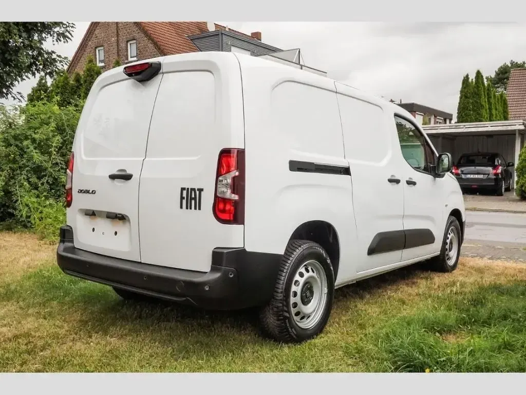 Neu Fiat Doblò 131 PS (96 kW) 2026 Weiß Van / Kleinbus