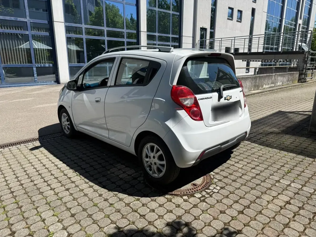 Gebraucht Chevrolet Spark 70 PS (51 kW) 2013 Weiß Kleinwagen