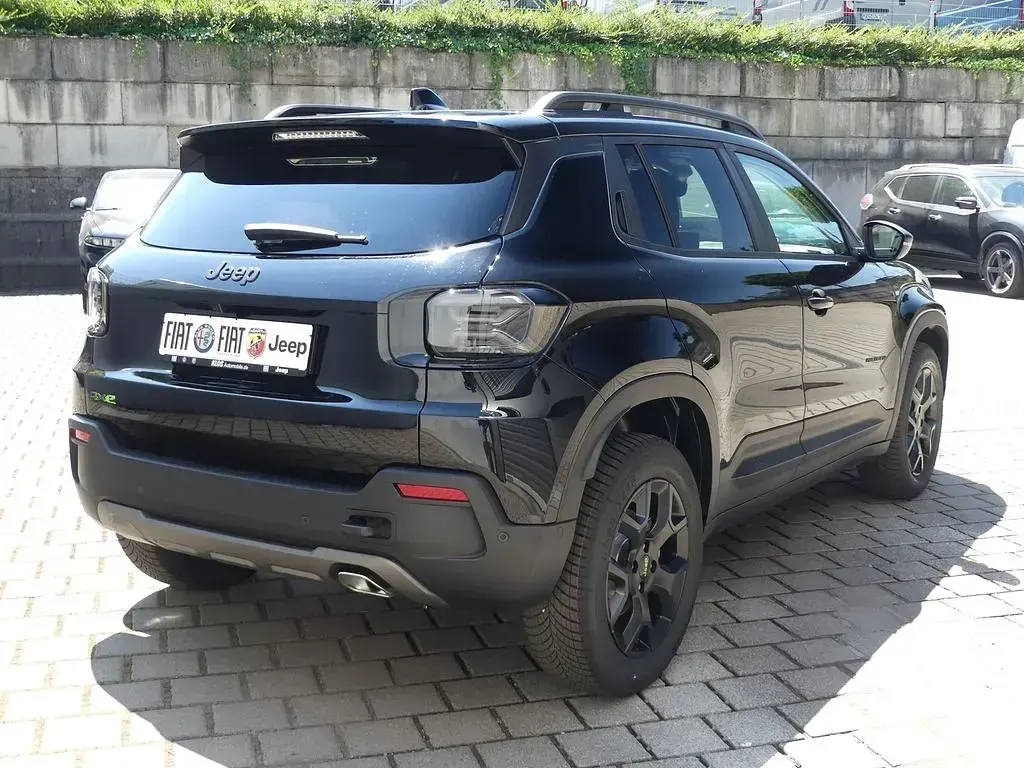 Neu Jeep Avenger Overland 145 PS (106 kW) 2026 Schwarz SUV