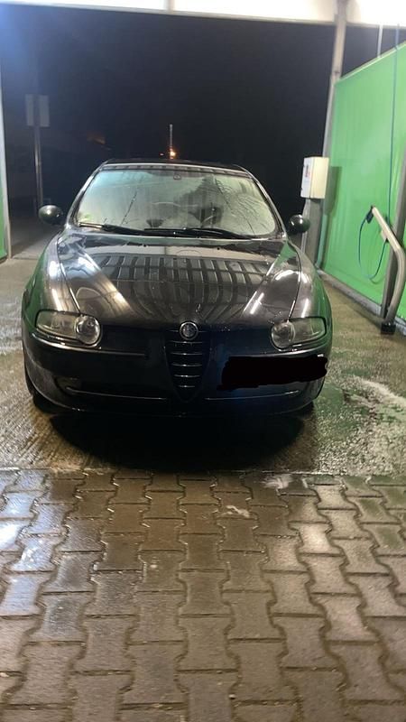 Schwarz Gebraucht 2004 Alfa Romeo 147 Kleinwagen | 450 € (Superpreis) - Bild 1/2