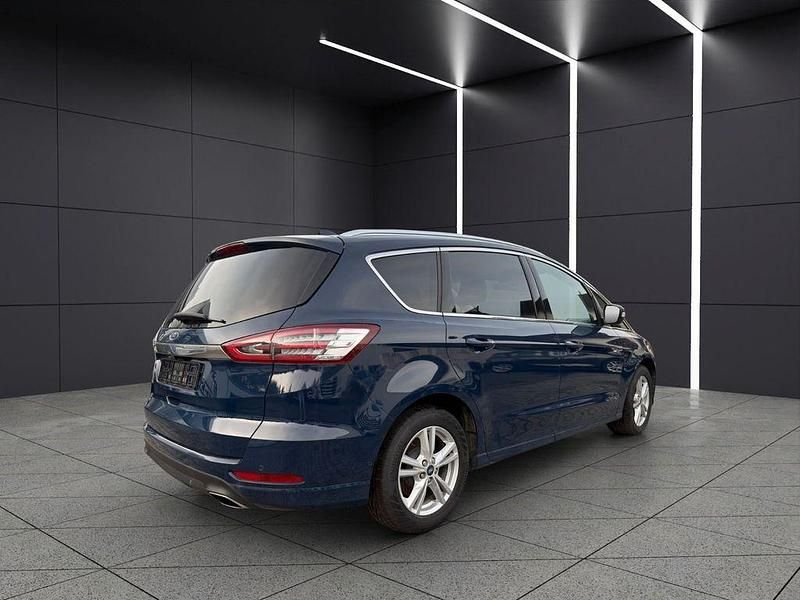 Gebraucht Ford S-MAX Titanium 190 PS (139 kW) 2022 Blau Van / Kleinbus