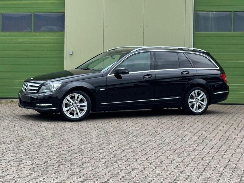 Schwarz Gebraucht 2012 Mercedes C180 Kombi | 5.700 € - Bild 1/4
