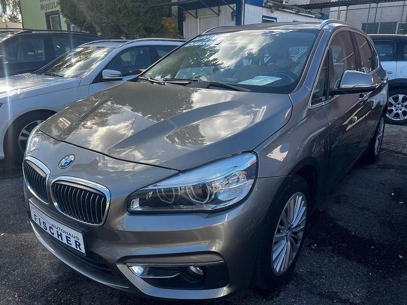 Silber Gebraucht 2015 BMW 218 Active Tourer Van / Kleinbus | 9.999 € (Etwas zu teuer) - Bild 1/4