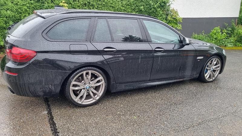 Schwarz Gebraucht 2015 BMW M550 Limousine | 16.000 € (Superpreis) - Bild 1/4